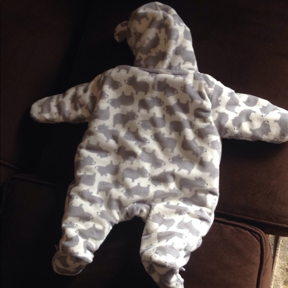 New born ready for hugs - Picture 4 of 4